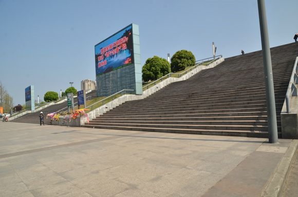 南湖体育中心二期工程疏散平台及室外总图工程